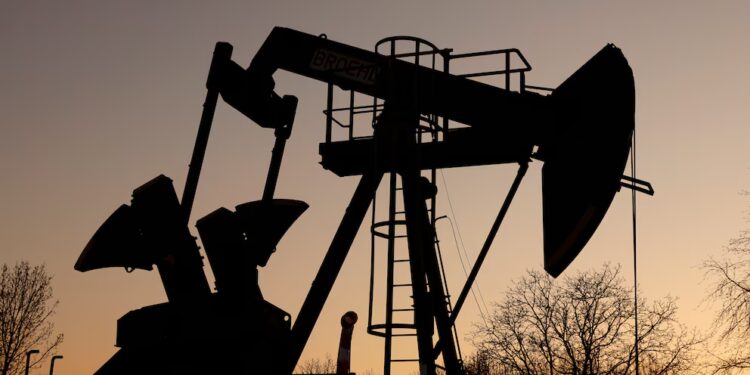 El petróleo terminó la semana con nuevos aumentos debido a la creciente tensión en el estrecho de Ormuz