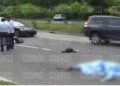 ¡Le salió cara la pinta! Por ir haciendo “zigzag”, motociclista perece al impactar con carro en SPS