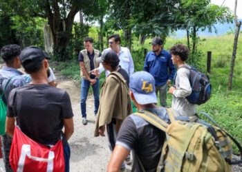 El Instituto Guatemalteco de Migración identifica a 400 hondureños en caravana y ordena la salida de 106 de ellos