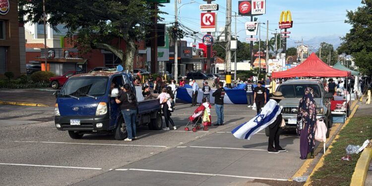 ¡Fe, amor y palabra de Dios! El pueblo cristiano celebra con alegría y emoción el Día de la Biblia