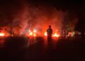 ¡Tensión en Cofradía! Policía Nacional desaloja a manifestantes que protestaban por alza de combustibles