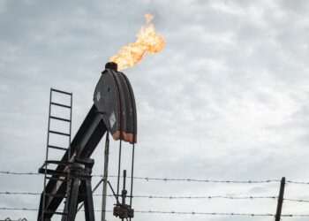 Los precios del petróleo subieron hasta 7% tras una nueva escalada en Medio Oriente
