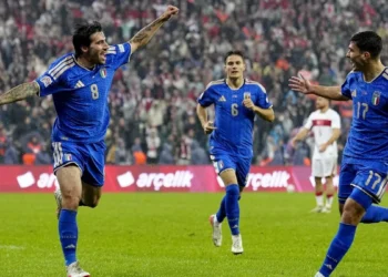 Italia aplasta 1-4 a Turquía con exhibición de ‘Pio’ Esposito y revive en la Nations League