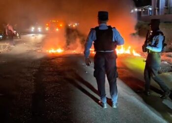 ¡Arde Chamelecón! manifestantes bloquearon el paso en la carretera y quemaron llantas