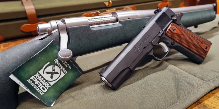 EE.UU. demanda a una ciudad de California por cobrar 1,600 dólares por la licencia de armas