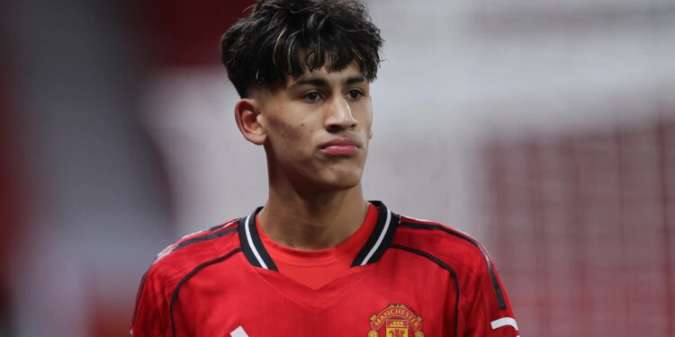 ¿Quién es JJ Gabriel?: El prodigio de 15 años del Manchester United por el que pelean Barcelona y Real Madrid