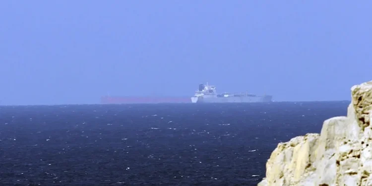 EE.UU. destruye cinco petroleros iraníes en respuesta a ataque contra buque de guerra