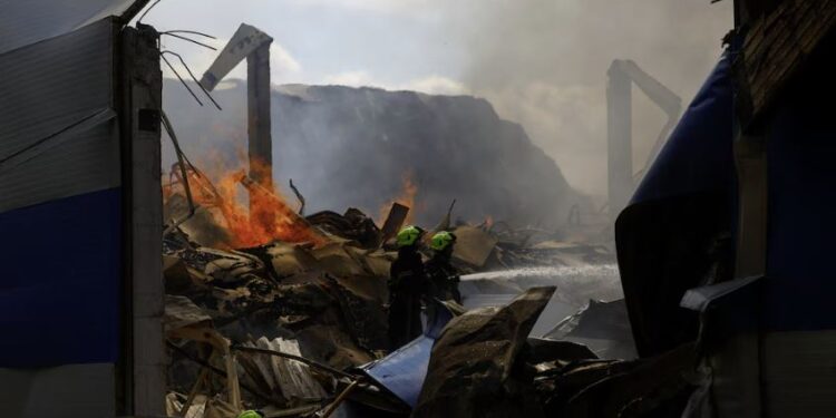 Rusia bombardeó la sede del Servicio de Inteligencia de Ucrania en Kiev: al menos cinco heridos