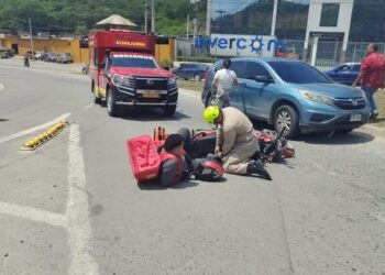 Accidente de tránsito deja personas afectadas tras despiste de motocicleta en La Lima, Cortés