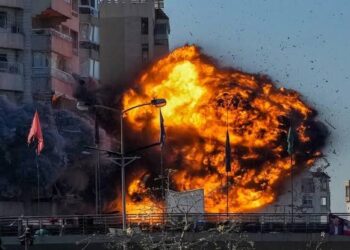Israel intensifica los bombardeos en el sur del Líbano tras la visita del presidente libanés