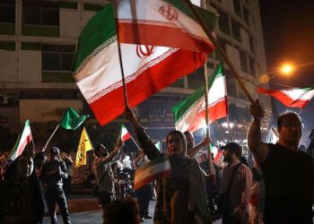 Irak destituye a un jefe militar y cierra pasos con Irán tras el ataque a Arabia Saudí