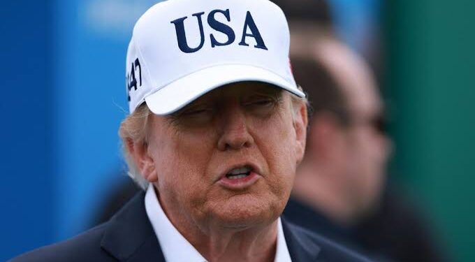 Trump dice que no frenará el crecimiento de la IA ahora que Estados Unidos “lleva la delantera” a China