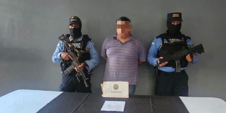 Policía Nacional captura en Cortés a un hombre acusado del delito de estafa