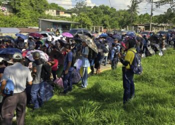Socios de Koriun realizan marcha pacífica en las calles de Choloma, Cortés
