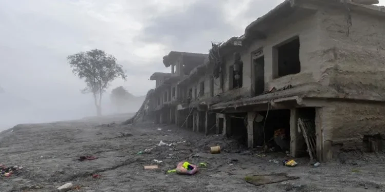 Más de 5 mil personas siguen desaparecidas en Nepal dos semanas después de la riada