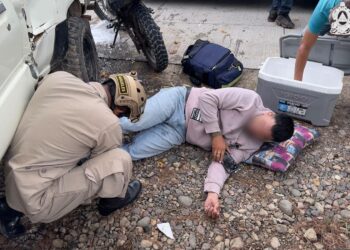Joven motociclista resulta herido tras colisionar contra un pick-up en la carretera Siguatepeque-La Esperanza