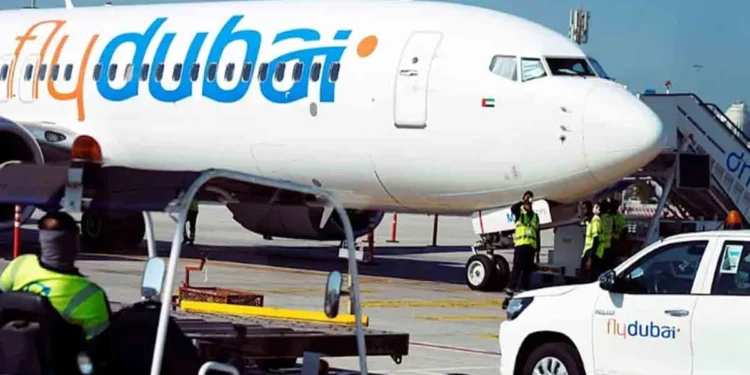EE. UU. e Israel coordinan investigación tras agresión en vuelo de Flydubai que forzó un aterrizaje de emergencia en Arabia Saudita