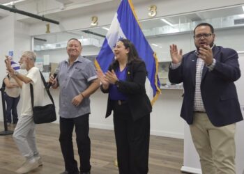 Consulado de Honduras en NY recibe al artista hondureño Pilo Tejeda en el marco de las celebraciones de independencia