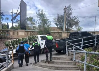 Acción conjunta de la Policía Municipal y Nacional permite la captura de presunto asaltante de bus cerca del Mercado La Isla