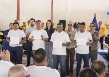 1,451 privados de libertad se gradúan gracias al programa Educación para la paz