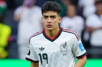 México celebra el victorioso debut de Rafa Márquez en el banquillo y el histórico gol del joven Gilberto Mora