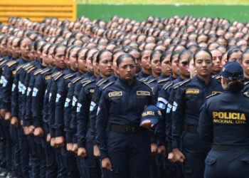 Guatemala incorpora a más de 3,000 policías a sus filas para combatir la inseguridad