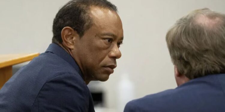 Tiger Woods se declara culpable de conducción temeraria en accidente vial y evita la cárcel