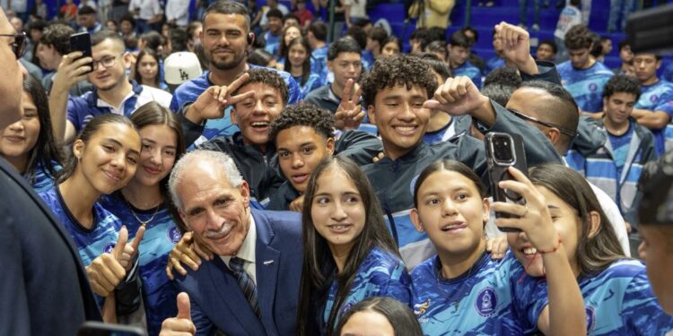 El Presidente Nasry Asfura juramentó a los atletas que representarán a Honduras en los Codicader 2026