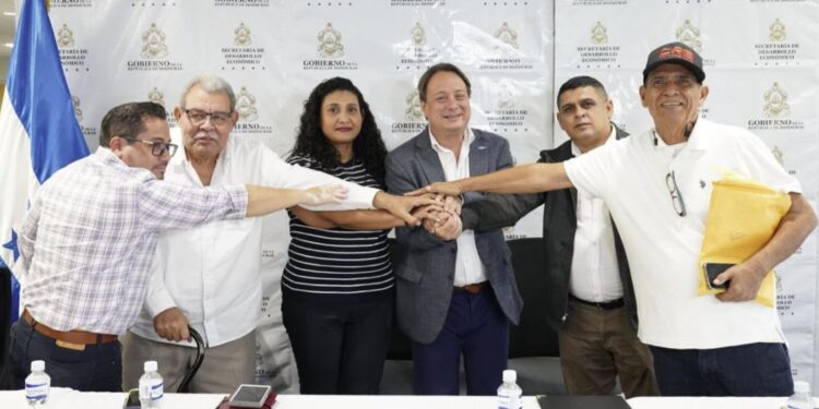 El gobierno de la república a través de la Secretaría de Desarrollo Económico detiene paro nacional de transporte