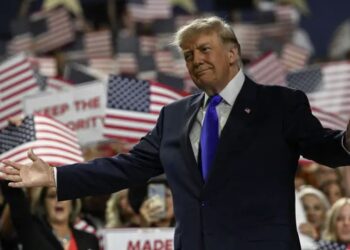 Trump ofrece 5.000 dólares a cada ciudadano si gana comicios