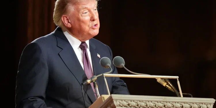 Trump vuelve a prometer dividendos de 5,000 dólares si los republicanos ganan las legislativas