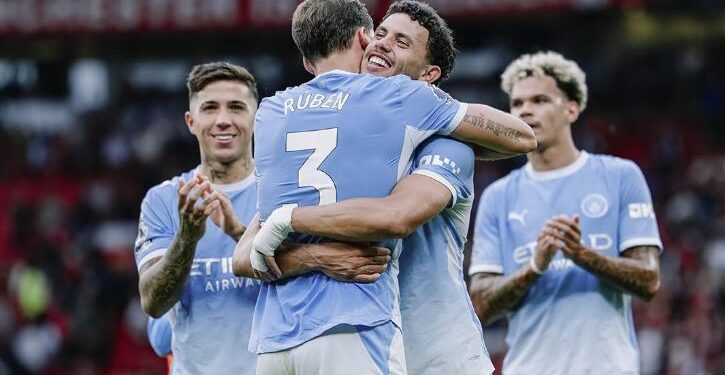 El Manchester City le ganó al United con un hombre menos