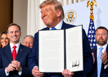 EE. UU. rebautiza la “inteligencia artificial”: orden ejecutiva de Trump obliga al gobierno a usar el término “superinteligencia”
