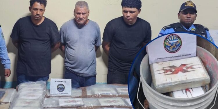 ¡Al mamo! Llevaban 14 paquetes de cocaína en dos vehículos en La Ceiba