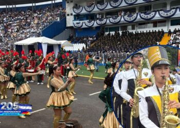 ¡La capital vive el fervor patrio! Colegios derrochan talento, color y entusiasmo en los desfiles este 15 de septiembre