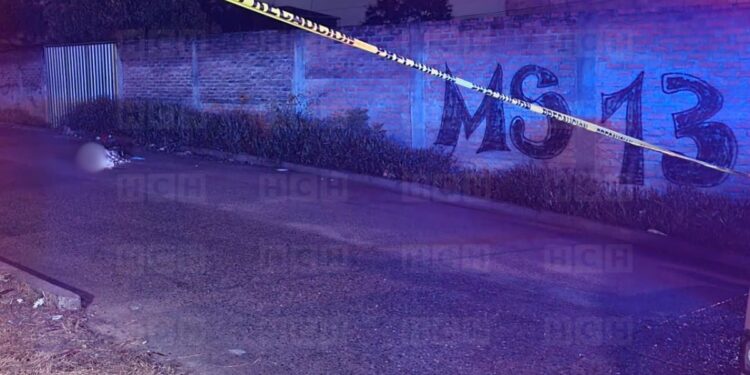 ¡Macabro! Ensabanado, maniatado y ejecutado, dejan cadáver en “la frontera” de colonia Villa Nueva | Móvil Emergencia TGU