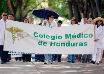 ¡Médicos van con todo! Convocan asamblea nacional y ponen 16 exigencias sobre la mesa