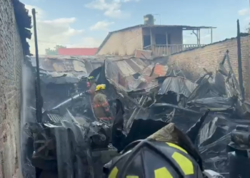 ¡No quedó nada! Voraz incendio arrasó llantera en Comayagua