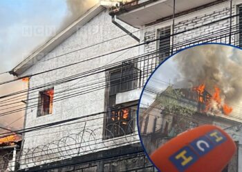 ¡Pese a la labor bomberil! Incendio se propaga a otros inmuebles del Centro Histórico de TGU