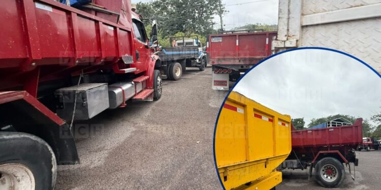 ¡Por canasta básica, combustibles e inseguridad! Transportistas bloquean carretera entre Danlí y Tegucigalpa