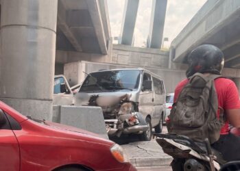 ¡Por poco es tragedia! Varios heridos al estrellarse “rapiloco” con base de un puente en SPS