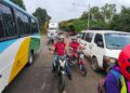 ¡Se paraliza Danlí! Transportistas bloquean carretera en protesta por el alto costo de los combustibles