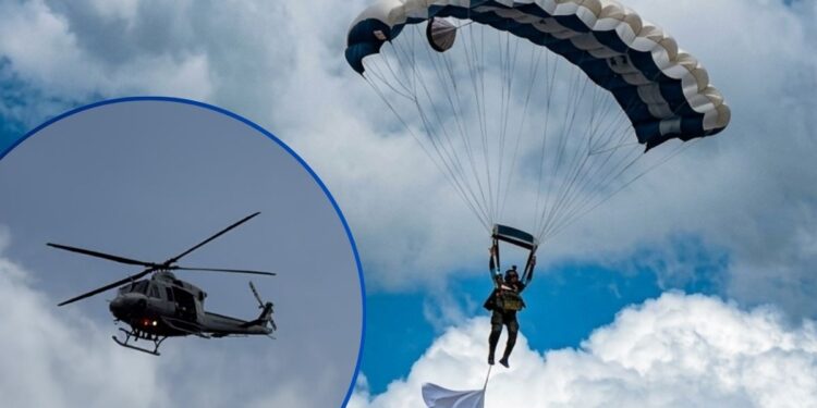 ¡Show aéreo! Paracaidistas rindieron honores a la patria con espectaculares saltos libres en la capital