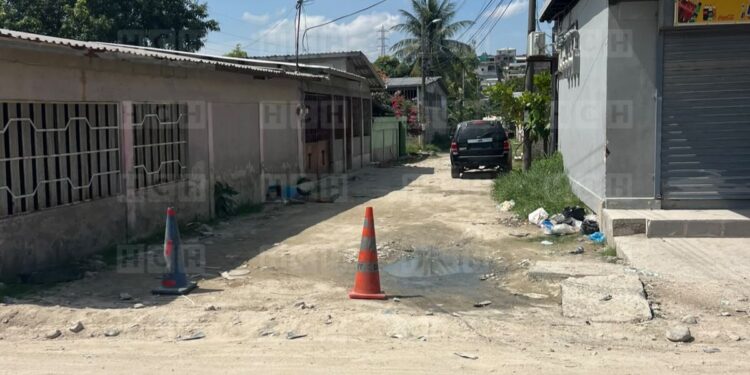 ¡Sigue corriendo la sangre! Frente a su hija y por robarle el carro, matan a hombre en Choloma