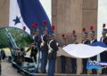 ¡Truena la capital! En solemne izado nacional, retumba el cielo con los tradicionales 21 cañonazos desde el “Juana Laínez”