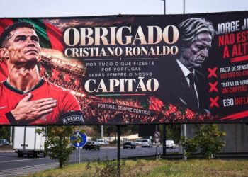 Caos en Portugal tras el ‘caso CR7’: Pancartas en apoyo a Cristiano e insultos contra Jorge Jesus en Oporto