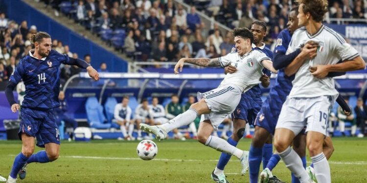 Francia 1-1 Italia: La «Azzurra» sobrevive a la genialidad de Olise y frena el pleno de Zidane