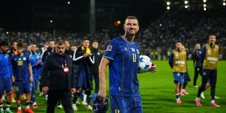 Bosnia empata 1-1 ante Suecia en el histórico adiós de su gran leyenda Edin Džeko