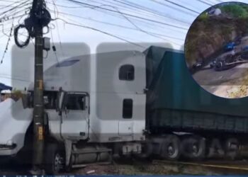 ¡MORTAL IMPACTO! Motociclista fallece tras chocar contra una rastra en Puerto Cortés
