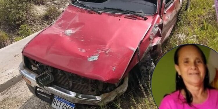 Falla mecánica termina en tragedia: Muere una mujer de 55 años tras volcamiento en Sensenti